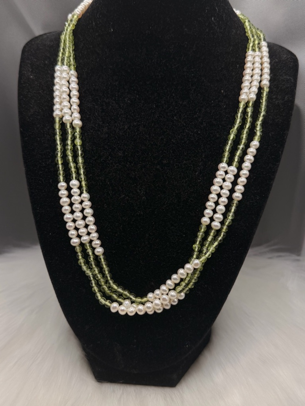 14k Yellow Gold Clasp Freshwater Pearl & Peridot Collar 20”. Firm Price